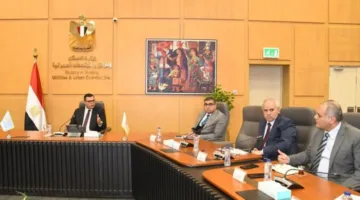 وزير الإسكان يجتمع دوريًا لمراجعة مشاريع الإسكان في عدة مدن جديدة