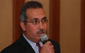 خبير اقتصادي: التحكم في سرعة الدين يبدأ من مشاريع إنتاجية فعّالة