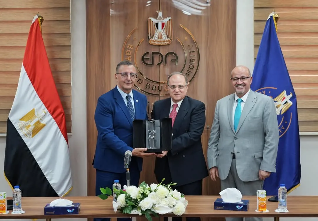 رئيس هيئة الدواء: التعاون مع الجزائر بداية لشراكة استراتيجية في مجال التصنيع والرقابة الدوائية رئيس هيئة الدواء: التعاون مع الجزائر بداية لشراكة استراتيجية في مجال التصنيع والرقابة الدوائية