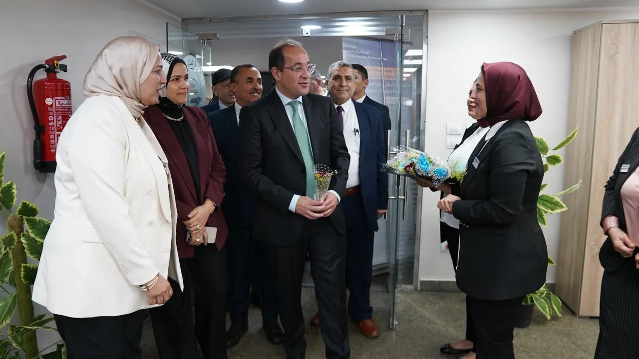 “كجوك” يدعو موظفي مركز كبار ومتوسطي الوجه البحري لتقديم خدمات أفضل وتسهيل العملية. “كجوك” يدعو موظفي مركز كبار ومتوسطي الوجه البحري لتقديم خدمات أفضل وتسهيل العملية.