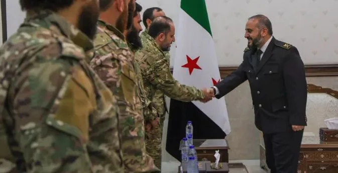 وزير الدفاع السوري: فترة الدمج ضمن الجيش لا تشمل الجماعات المسلحة في شمال شرق البلاد.. وإعادة تنظيم 130 وحدة عسكرية. وزير الدفاع السوري: فترة الدمج ضمن الجيش لا تشمل الجماعات المسلحة في شمال شرق البلاد.. وإعادة تنظيم 130 وحدة عسكرية.