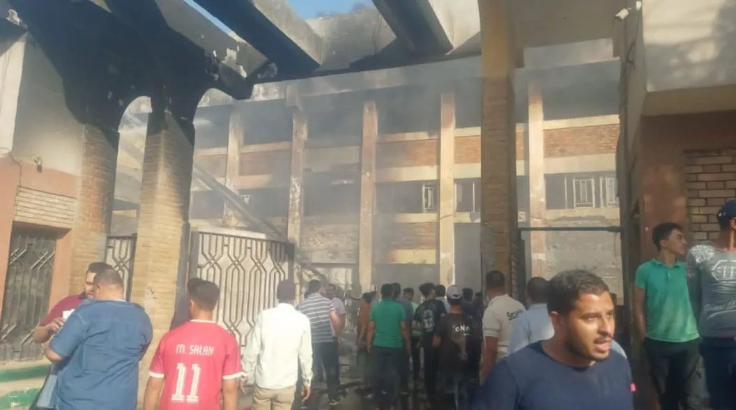 حريق هائل داخل مصنع بلاستيك في المنطقة الصناعية بـ6 أكتوبر حريق هائل داخل مصنع بلاستيك في المنطقة الصناعية بـ6 أكتوبر