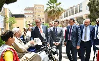 محافظ الفيوم يُقدم 18 دراجة نارية مزودة تجهيزات طبية لذوي الاحتياجات الخاصة والهمم العالية.