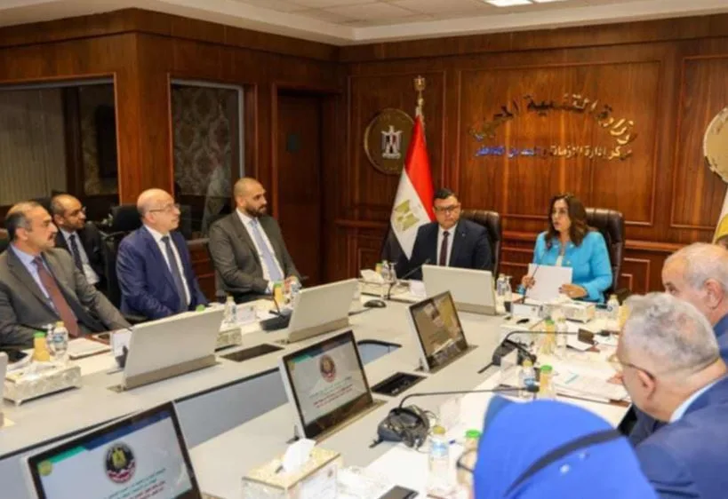 وزيرا التنمية المحلية والإسكان يترأسان اجتماع اللجنة العليا لتراخيص المحال العامة وزيرا التنمية المحلية والإسكان يترأسان اجتماع اللجنة العليا لتراخيص المحال العامة