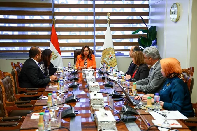 وزيرة التنمية المحلية تناقش مجالات التعاون المشترك مع الرئيس التنفيذي لهيئة فولبرايت مصر وزيرة التنمية المحلية تناقش مجالات التعاون المشترك مع الرئيس التنفيذي لهيئة فولبرايت مصر