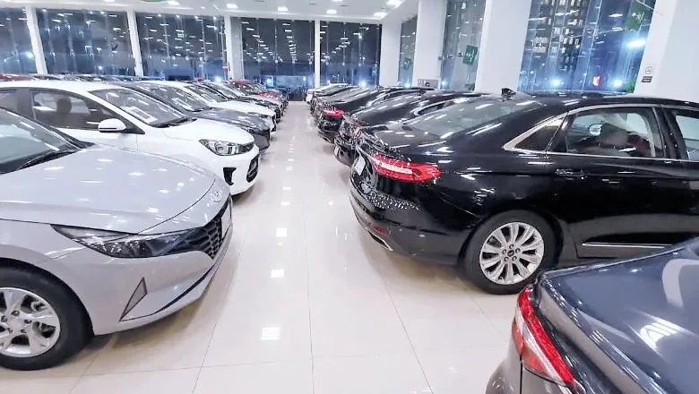انخفاض أسعار السيارات في السوق المحلية بنحو 400 ألف جنيه