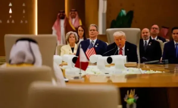 اجتماع سري في الدوحة برئاسة ترامب حول غزة مع مشاركة غير مباشرة من حماس اجتماع سري في الدوحة برئاسة ترامب حول غزة مع مشاركة غير مباشرة من حماس