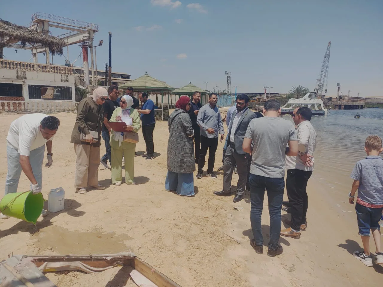 شئون البيئة بالإسماعيلية تتابع المنشآت المطلة على بحيرة التمساح شئون البيئة بالإسماعيلية تتابع المنشآت المطلة على بحيرة التمساح