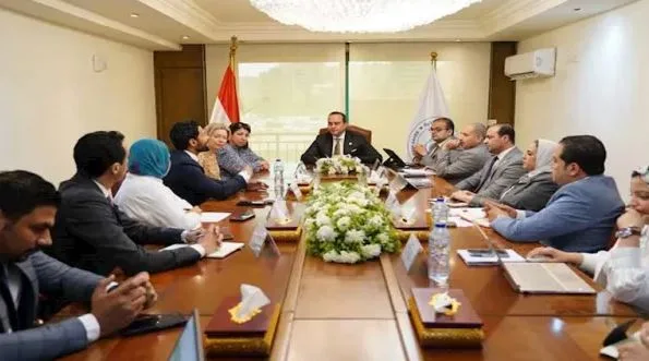 رئيس الهيئة الصحية يناقش مع سانوفي التعاون في مجال تشخيص وعلاج الأمراض الجينية والمناعية