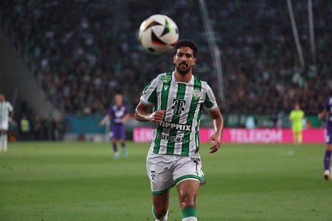 الأهلي يخاطب الاتحاد التونسي بشأن محمد علي بن رمضان الأهلي يخاطب الاتحاد التونسي بشأن محمد علي بن رمضان