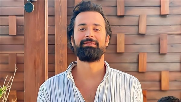 أحمد حاتم يتعاقد على بطولة فيلم عالم تاني أحمد حاتم يتعاقد على بطولة فيلم عالم تاني