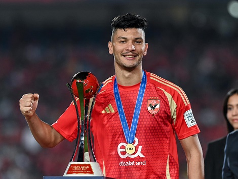 أشرف داري: تعهدنا في الأهلي بالفوز بكل الألقاب. أشرف داري: تعهدنا في الأهلي بالفوز بكل الألقاب.