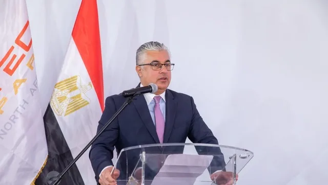 رئيس هيئة قناة السويس الاقتصادية يلتقي بممثلين عن شركة ميرسك العالمية لمناقشة سبل تعزيز التعاون المشترك