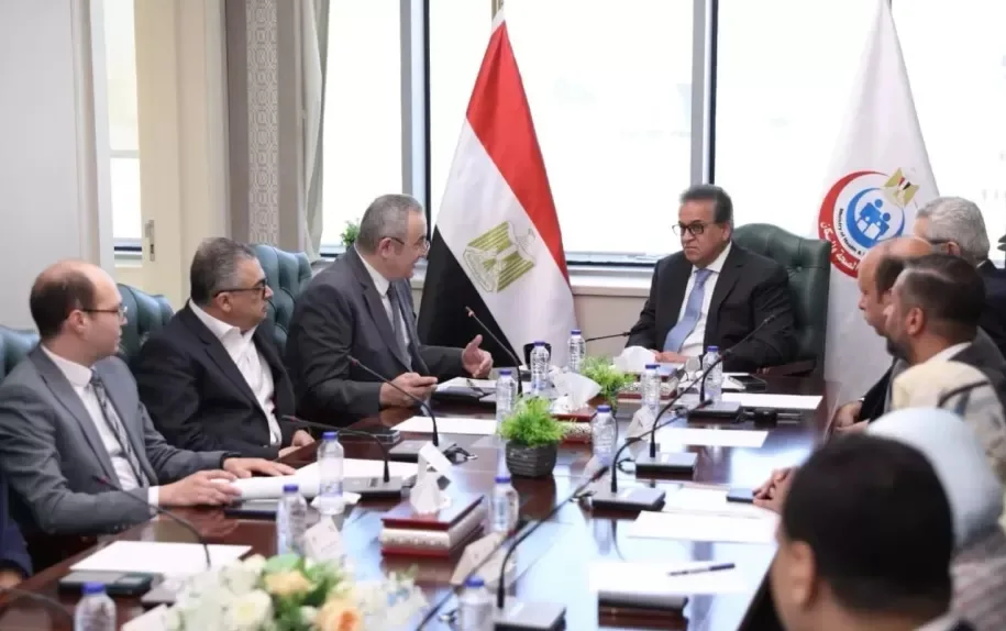 وزير الصحة يوجه بتعزيز برامج تدريب الأطباء المقيمين والتعاون مع المستشفيات الجامعية وزير الصحة يوجه بتعزيز برامج تدريب الأطباء المقيمين والتعاون مع المستشفيات الجامعية