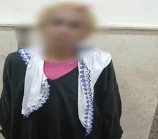 ضبط بائعة طالبت سائحا بأموال مقابل المرور من شارع بالدرب الأحمر
