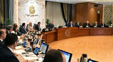 رئيس الوزراء يُكلف الوزراء المعنيين بتنفيذ توجيهات الرئيس خلال احتفالية عيد العمال