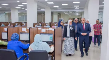 رئيس جامعة طنطا يشرف على سير الامتحانات في مركز الاختبارات الإلكترونية