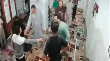اقتحام مسجد في السلام للاعتداء على شاب رغم وجوده في بيت الله | فيديو
