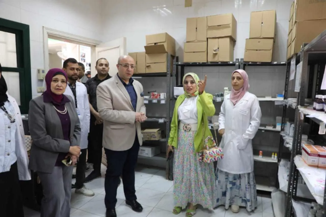 محافظ بني سويف يزور وحدة دشطوط الصحية لتقييم جودة الخدمات المقدمة للمواطنين. محافظ بني سويف يزور وحدة دشطوط الصحية لتقييم جودة الخدمات المقدمة للمواطنين.