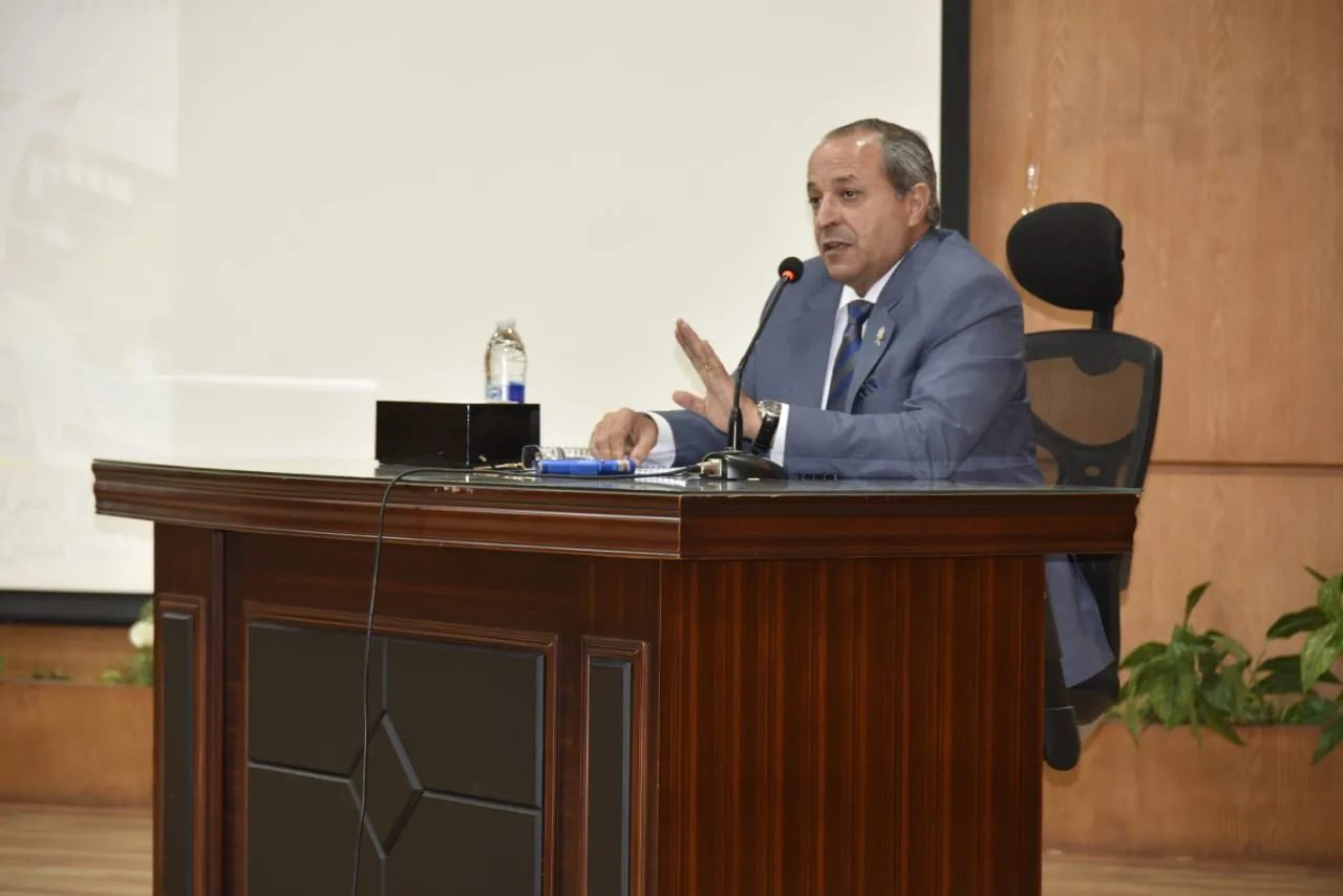 محافظ بورسعيد يؤكد على تطبيق العقوبات القانونية الصارمة ضد محاولات تخريب مشروع تطوير الكورنيش. محافظ بورسعيد يؤكد على تطبيق العقوبات القانونية الصارمة ضد محاولات تخريب مشروع تطوير الكورنيش.