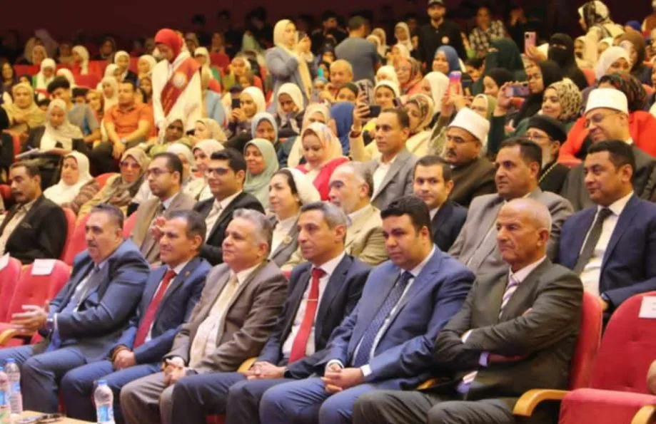 محافظ السويس يشهد ندوة وجعل بينكم مودة ورحمة لتوعية الشباب بأسس تكوين الأسرة محافظ السويس يشهد ندوة وجعل بينكم مودة ورحمة لتوعية الشباب بأسس تكوين الأسرة