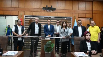 رئيس الوزراء يتفقد مركز سيطرة الشبكة الوطنية للطوارئ والسلامة العامة بديوان عام المحافظة