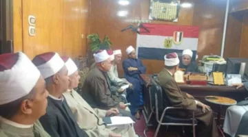 وكيل أوقاف قنا يتباحث مع مديري الإدارات حول طرق تعزيز الانضباط في المساجد