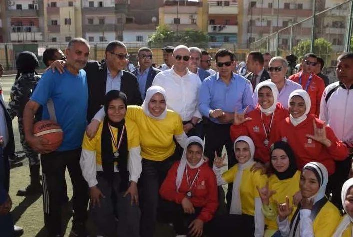 وزير الشباب ومحافظ بني سويف يفتتحان مبنى الخدمات والأنشطة بنادي الشبان المسلمين وزير الشباب ومحافظ بني سويف يفتتحان مبنى الخدمات والأنشطة بنادي الشبان المسلمين