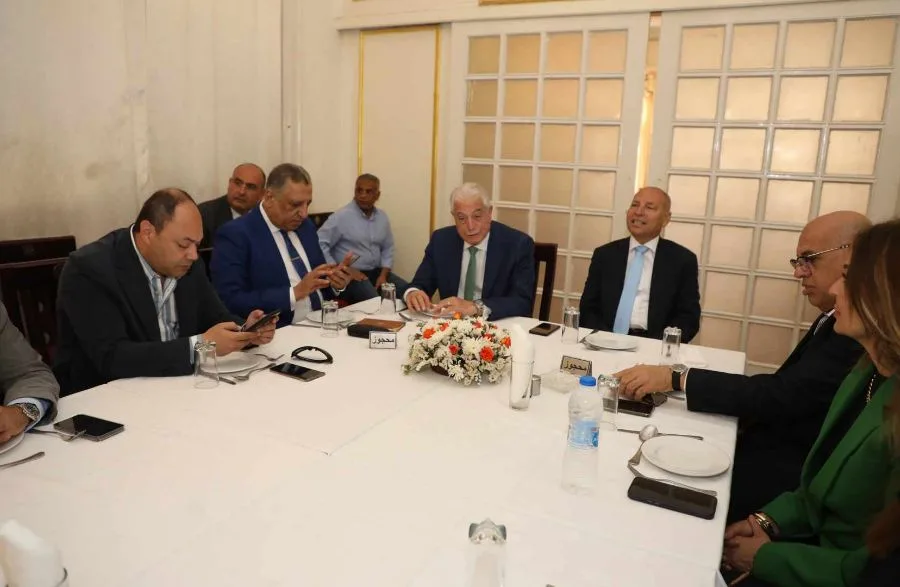 اجتماع لبحث إحياء وتفعيل محل جروبي في ميدان طلعت حرب