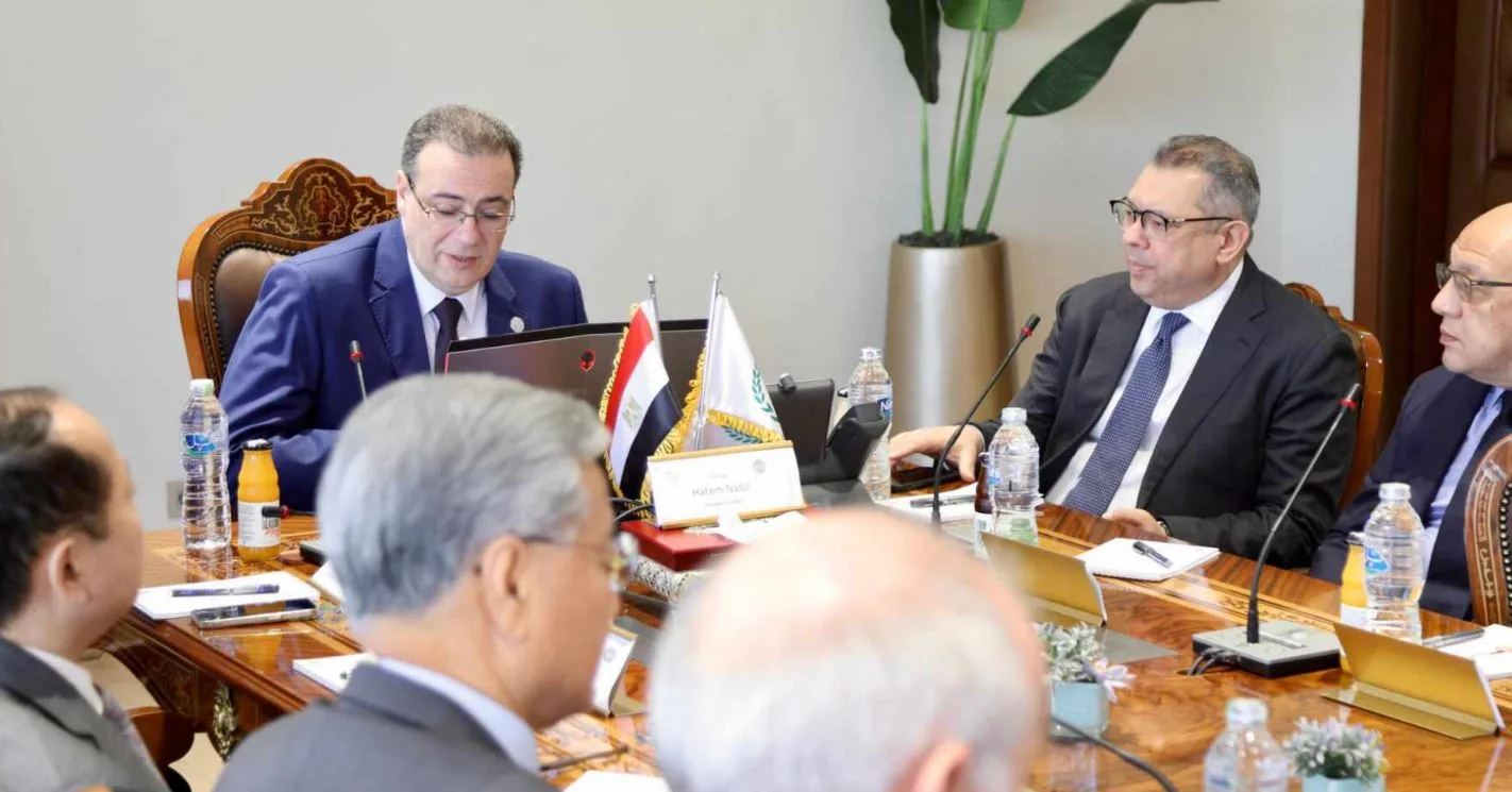 رئيس التنظيم والإدارة يلتقي بسفراء الدول الآسيوية ويعرض التجربة المصرية في مجالي الإصلاح الإداري. رئيس التنظيم والإدارة يلتقي بسفراء الدول الآسيوية ويعرض التجربة المصرية في مجالي الإصلاح الإداري.
