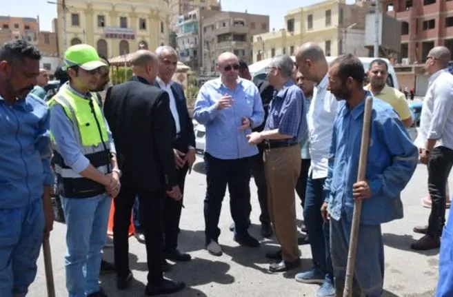 محافظ بني سويف يتابع إصلاح تسريب مياه بميدان المديرية محافظ بني سويف يتابع إصلاح تسريب مياه بميدان المديرية