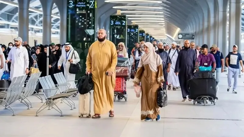 الهلال الأحمر السعودي: تكثيف جهود فرق الإسعاف لخدمة الحجاج. الهلال الأحمر السعودي: تكثيف جهود فرق الإسعاف لخدمة الحجاج.