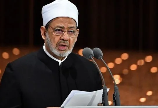 شيخ الأزهر يدعو الهند وباكستان بالتحلي بالحكمة وتغليب لغة الحوار شيخ الأزهر يدعو الهند وباكستان بالتحلي بالحكمة وتغليب لغة الحوار