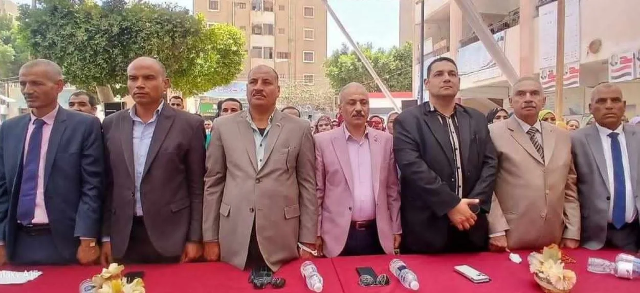 وكيل تعليم المنيا: الوزارة تركز على أهمية الأنشطة الطلابية بجانب المواد العلمية وكيل تعليم المنيا: الوزارة تركز على أهمية الأنشطة الطلابية بجانب المواد العلمية