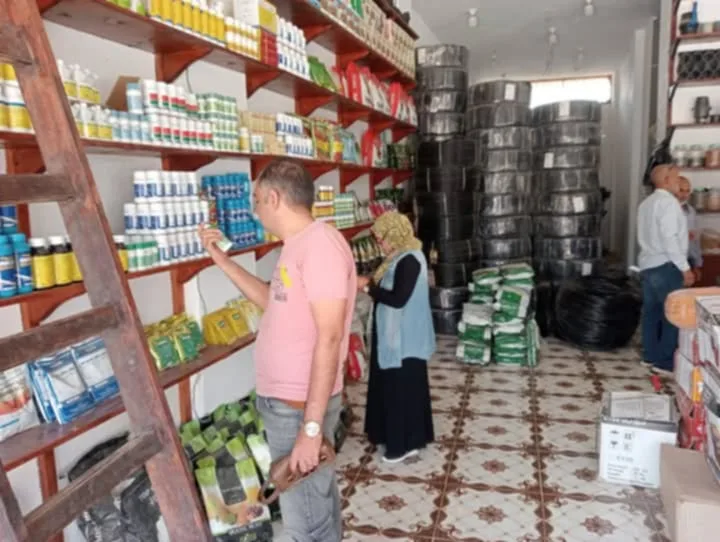 لجنة الزراعة في شمال سيناء تُطلق حملة على متاجر المبيدات في مدينة العريش لجنة الزراعة في شمال سيناء تُطلق حملة على متاجر المبيدات في مدينة العريش
