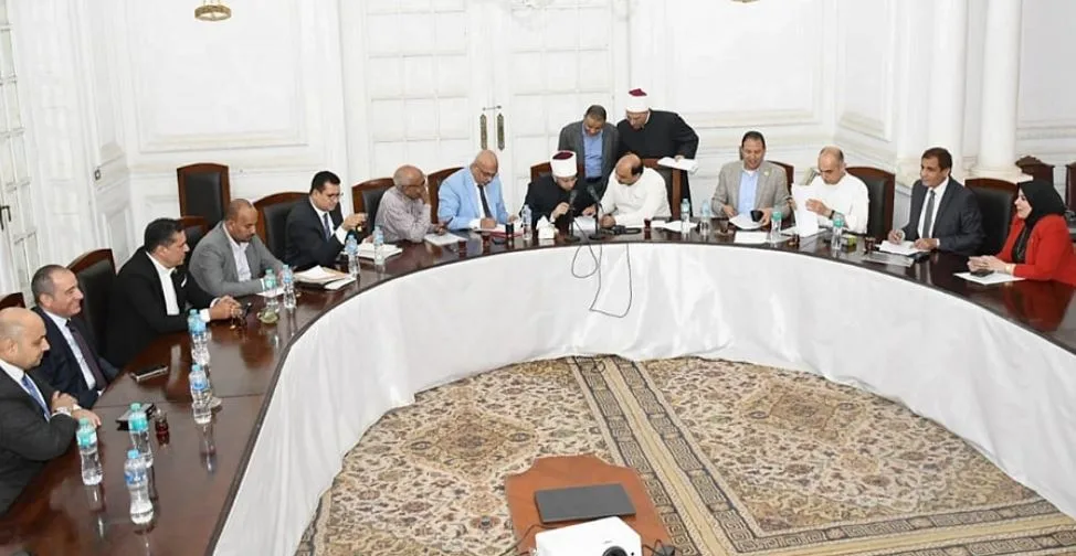 وزير الأوقاف يكلف بسرعة فحص الطلبات المقدمة من النواب وزير الأوقاف يكلف بسرعة فحص الطلبات المقدمة من النواب