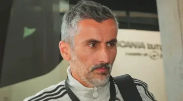 ساعات حاسمة لتحديد مصير الاتفاق.. العلاقة بين لويس ريفيرو وتدريب الأهلي.