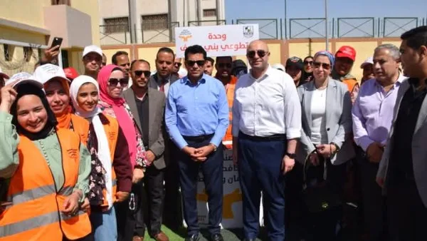 وزير الشباب ومحافظ بني سويف يفتتحان حمام السباحة التدريبي والملعب الخماسي بمركز شباب المدينة وزير الشباب ومحافظ بني سويف يفتتحان حمام السباحة التدريبي والملعب الخماسي بمركز شباب المدينة