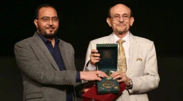 تكريم محمد صبحي من مؤسسة دولية على مسرح مدينة سنبل