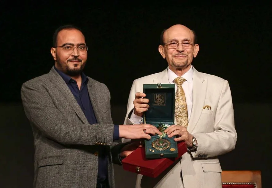 تكريم محمد صبحي من مؤسسة دولية على مسرح مدينة سنبل تكريم محمد صبحي من مؤسسة دولية على مسرح مدينة سنبل