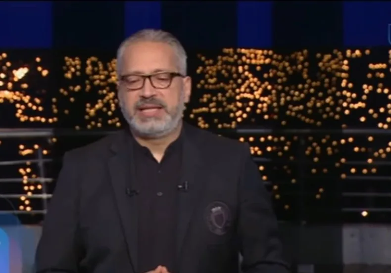 تامر أمين يهاجم وزير الثقافة بسبب إغلاق 120 مركزاً ثقافياً: “هذه مجرد مساحة بمكتبة متر وكتاب”