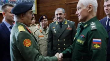 وزير الدفاع الروسي وحفتر يؤكدان التزامهما المتبادل لتطوير التعاون