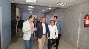 محافظ الشرقية يتابع العمل في مستشفى بلبيس المركزي ويطمئن على الحالة الصحية للمرضى