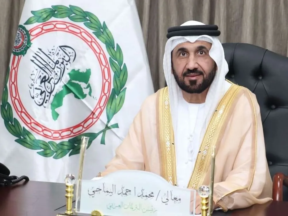 رئيس البرلمان العربي يبارك اليمن بمناسبة الذكرى الخامسة والثلاثين لعيدها الوطني