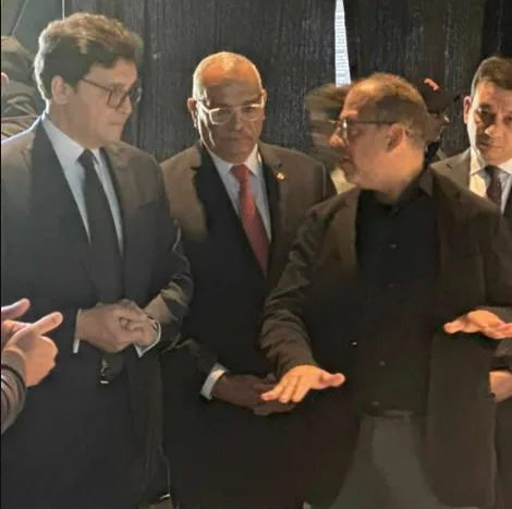 وزير الثقافة يشهد انطلاق الدورة الـ19 لبينالي فينيسيا الدولي للعمارة ويفتتح الجناح المصري وزير الثقافة يشهد انطلاق الدورة الـ19 لبينالي فينيسيا الدولي للعمارة ويفتتح الجناح المصري