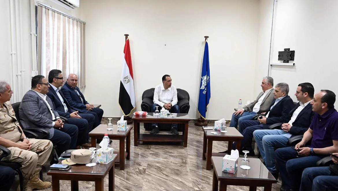 مدبولي: تطوير الموانئ والمناطق الصناعية يعدُ ركيزة أساسية لتعزيز تنافسية الاقتصاد الوطني مدبولي: تطوير الموانئ والمناطق الصناعية يعدُ ركيزة أساسية لتعزيز تنافسية الاقتصاد الوطني