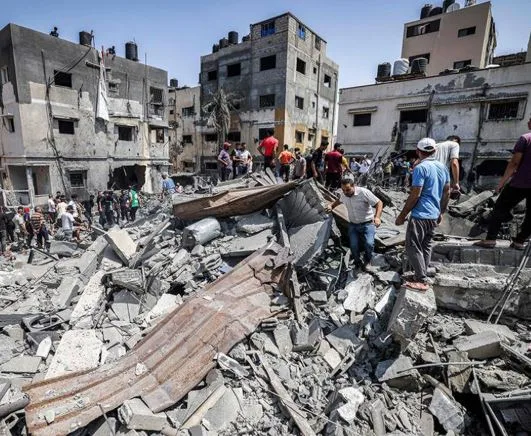 63 شهيداً في غزة نتيجة للغارات والقصف الإسرائيلي منذ صباح الأربعاء 63 شهيداً في غزة نتيجة للغارات والقصف الإسرائيلي منذ صباح الأربعاء