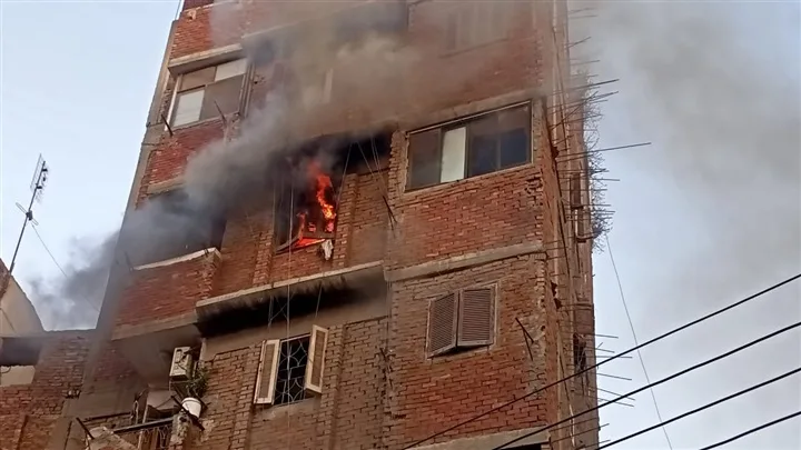 دون إصابات بشرية.. السيطرة على حريق داخل شقة سكنية في الفيوم دون إصابات بشرية.. السيطرة على حريق داخل شقة سكنية في الفيوم