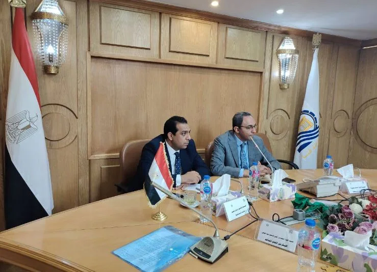 محافظ قنا يبحث مع نواب مجلسي الشيوخ والنواب ملفات التنمية وتعزيز التعاون المشترك محافظ قنا يبحث مع نواب مجلسي الشيوخ والنواب ملفات التنمية وتعزيز التعاون المشترك