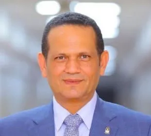 نائب رئيس جامعة الأزهر: التعليم الأزهري يطور عقولاً واعية بأهمية حماية أرض الوطن ومقدساته كواجب شرعي. نائب رئيس جامعة الأزهر: التعليم الأزهري يطور عقولاً واعية بأهمية حماية أرض الوطن ومقدساته كواجب شرعي.